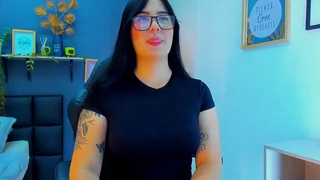 eliza pink24 online show from February 12, 2026, 9:43 pm