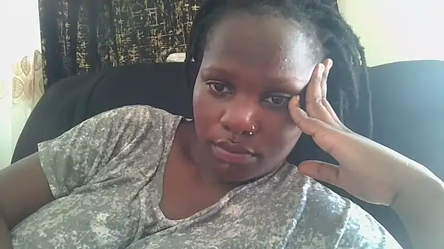 Snapshot of MIlk_Spray_ chatting on February 25, 2026, 7:51 am MIlk Spray online show from February 25, 2026, 7:51 am