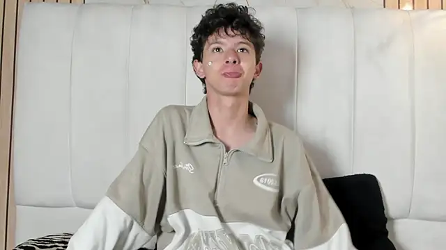 Snapshot of David_Roy_ chatting on February 20, 2026, 12:27 pm David Roy online show from February 20, 2026, 12:27 pm