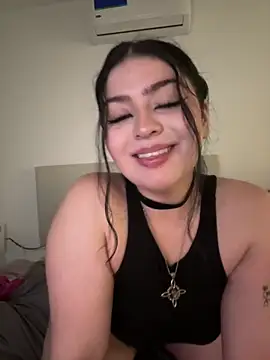 lolaaculaa online show from February 22, 2026, 6:35 am