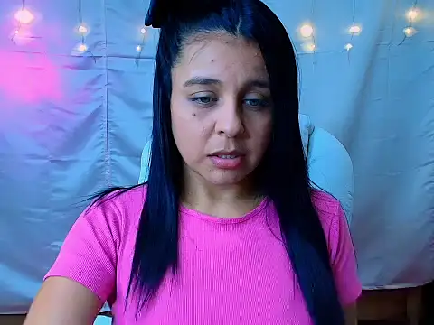 Snapshot of DanielaLati chatting on February 1, 2026, 10:08 pm DanielaLati online show from February 1, 2026, 10:08 pm