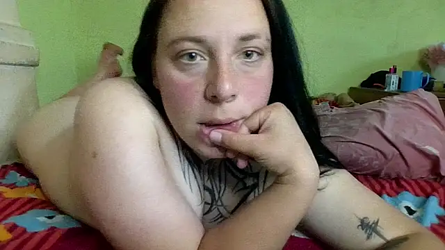 Snapshot of MillaSourety chatting on June 3, 2026, 2:33 pm MillaSourety online show from June 3, 2026, 2:33 pm