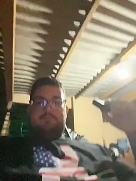 Snapshot of Jmlbsuchi chatting on February 18, 2026, 10:50 pm Jmlbsuchi online show from February 18, 2026, 10:50 pm