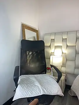 AnnieGirl  online show from March 10, 2026, 1:54 am