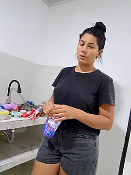 Cris18sexy online show from April 6, 2026, 4:52 pm