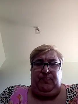 SusanStar874 online show from April 5, 2026, 12:46 pm