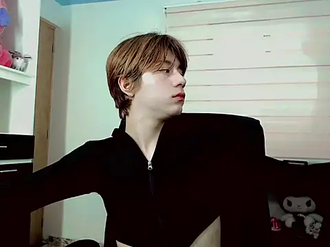 duvisex19 online show from March 25, 2026, 9:32 pm