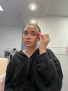 MonicaWestt online show from April 2, 2026, 7:06 am