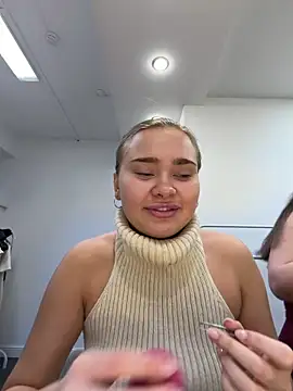 MonicaWestt online show from April 16, 2026, 7:09 am