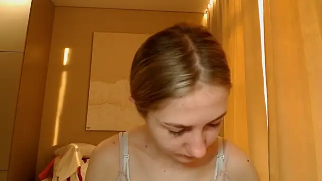 BluueSilk online show from February 12, 2025, 6:19 am