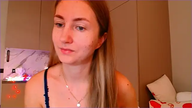 BluueSilk online show from December 3, 2025, 8:23 am