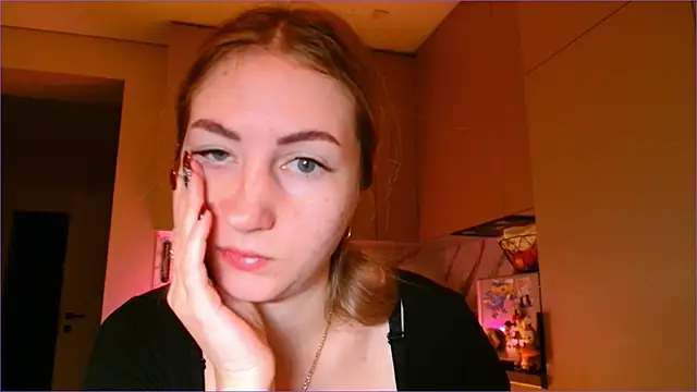 BluueSilk online show from February 2, 2026, 6:23 am