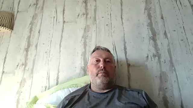 doudou310 online show from April 8, 2026, 8:25 am