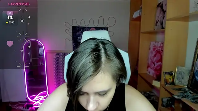 Scarlet Sirenn online show from February 1, 2026, 7:18 am