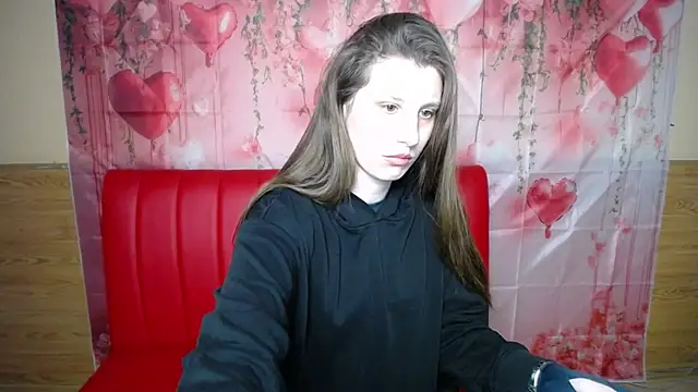 Snapshot of LilianaShine chatting on February 4, 2026, 12:11 pm LilianaShine online show from February 4, 2026, 12:11 pm