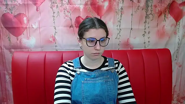 LilianaShine online show from March 31, 2026, 5:08 am