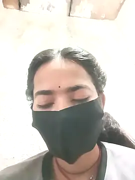 Snapshot of Sunali_Bendre chatting on February 20, 2026, 3:03 am Sunali Bendre online show from February 20, 2026, 3:03 am