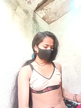 Snapshot of Sunali_Bendre chatting on February 24, 2026, 2:31 am Sunali Bendre online show from February 24, 2026, 2:31 am