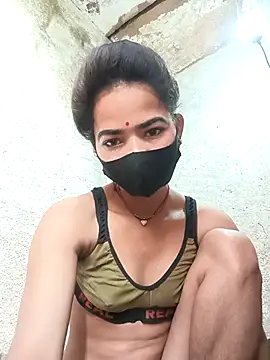 Snapshot of Sunali_Bendre chatting on February 28, 2026, 2:56 am Sunali Bendre online show from February 28, 2026, 2:56 am