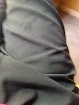 sudip999999 online show from April 15, 2026, 7:37 am