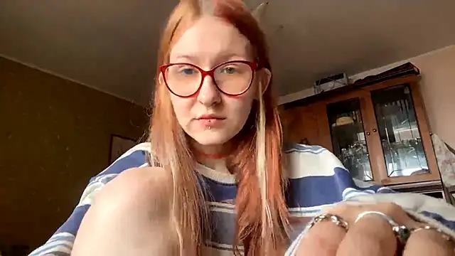 Snapshot of LaureenVielma chatting on February 15, 2026, 7:51 am LaureenVielma online show from February 15, 2026, 7:51 am