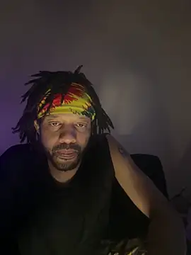 Snapshot of magic_man1085 chatting on February 4, 2026, 6:14 pm magic man1085 online show from February 4, 2026, 6:14 pm