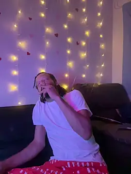 magic man1085 online show from April 12, 2026, 3:33 am