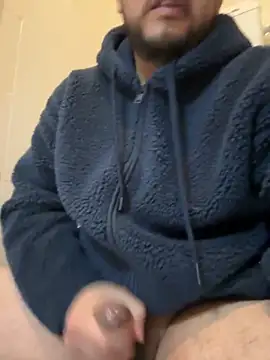 latinocalientehot online show from March 19, 2026, 8:46 pm