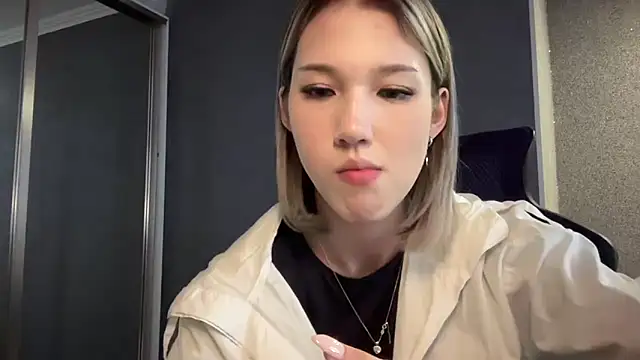 lilXdomiii online show from April 1, 2026, 10:38 am