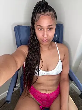 Snapshot of Jamalyce chatting on February 24, 2026, 7:34 pm Jamalyce online show from February 24, 2026, 7:34 pm