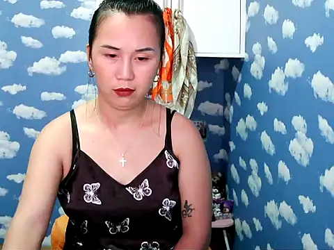 Kitty Bear02 online show from February 6, 2026, 1:54 am