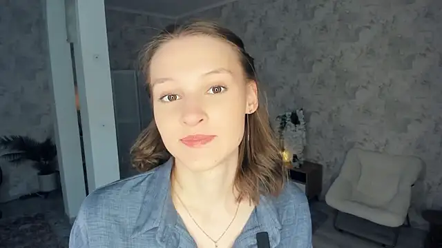 LianneBynon online show from February 8, 2026, 8:29 am