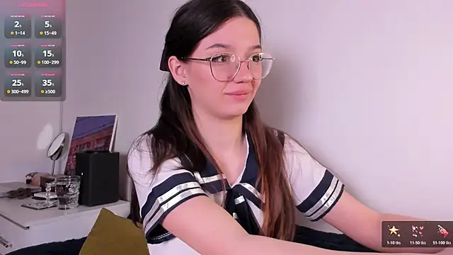 miabellee  online show from April 18, 2026, 10:10 pm