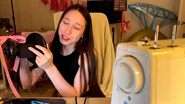 Snapshot of karinasun chatting on February 21, 2026, 3:35 pm karinasun online show from February 21, 2026, 3:35 pm