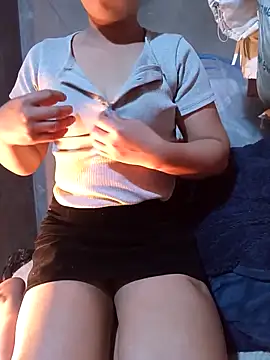 Snapshot of Slutty_18 chatting on February 9, 2026, 7:34 am Slutty 18 online show from February 9, 2026, 7:34 am