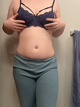 Snapshot of sweetandspicy2026 chatting on March 4, 2026, 12:44 pm sweetandspicy2026 online show from March 4, 2026, 12:44 pm