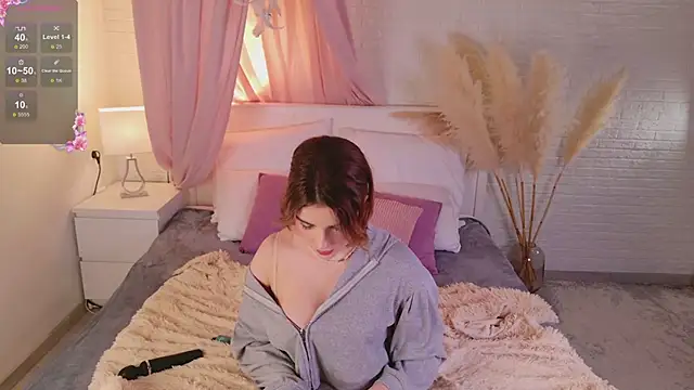 mmm  yes online show from February 4, 2026, 2:01 pm