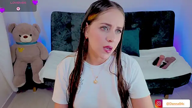 DannaCouper  online show from March 27, 2026, 10:48 am