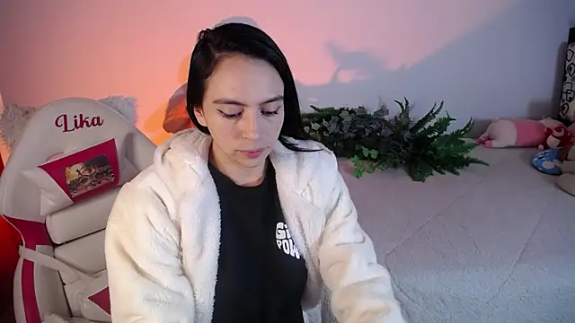 Snapshot of lika_little0 chatting on February 24, 2026, 10:52 pm lika little0 online show from February 24, 2026, 10:52 pm