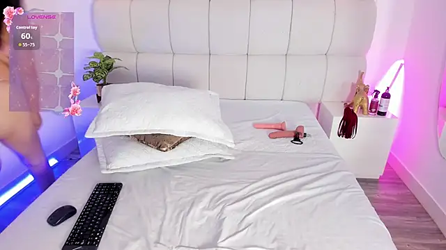 Snapshot of Dakota_Hills chatting on February 19, 2026, 7:21 pm Dakota Hills online show from February 19, 2026, 7:21 pm