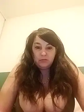 alexandrafrancaise0000 online show from February 11, 2026, 8:58 pm