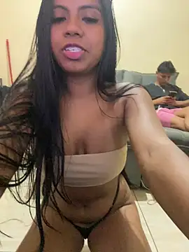 Snapshot of fahzinha chatting on February 26, 2026, 12:20 am fahzinha online show from February 26, 2026, 12:20 am