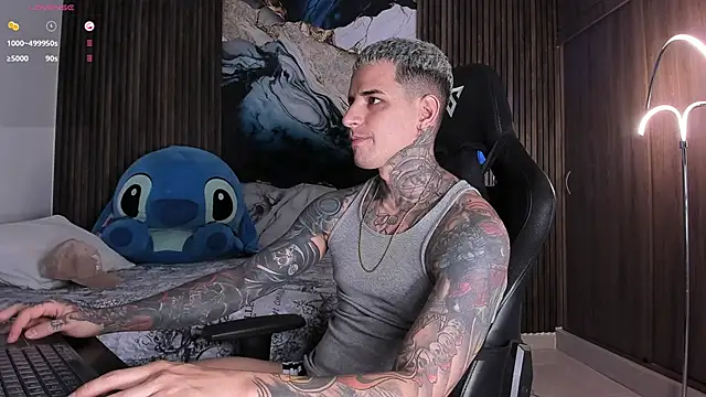 Snapshot of trisstann_ chatting on February 4, 2026, 11:09 pm trisstann online show from February 4, 2026, 11:09 pm