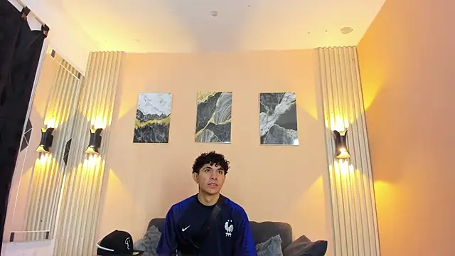 DesiresOfOlympus  online show from April 17, 2026, 7:39 pm