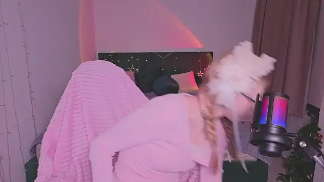 Snapshot of alicedews chatting on February 9, 2026, 9:41 pm alicedews online show from February 9, 2026, 9:41 pm