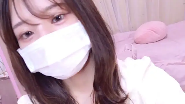  MIYUnya online show from May 5, 2026, 10:12 am