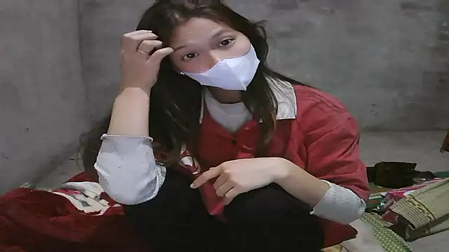 Snapshot of 2b-xx chatting on February 13, 2026, 11:12 pm 2b-xx online show from February 13, 2026, 11:12 pm