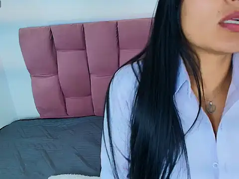 Melannyy   online show from June 7, 2026, 4:27 am