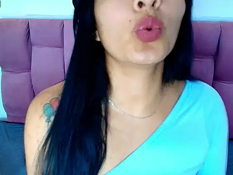 Melannyy   online show from June 9, 2026, 4:24 am
