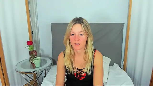 MileyXStar online show from February 23, 2026, 9:34 pm